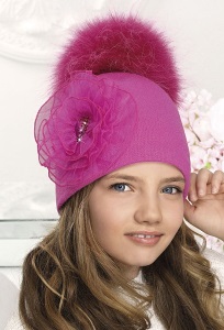 Малиновая шапка для девочек с помпоном Willi Sara