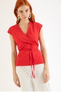 Красная блузка на запах без рукавов Emka B2401/marietta