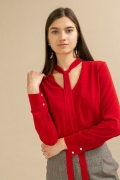Красная блузка прямого кроя с бантом Emka B2419/sakita
