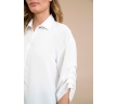 Блузка белого цвета с драпировкой на рукаве Emka B2395/jessica