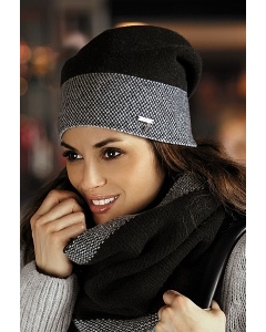 Женская шапка чёрного цвета Kamea Elena-Badge