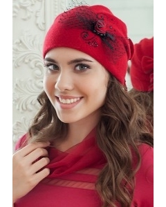 Красная женская шапка Landre Урсула