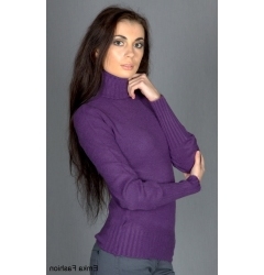 Женский свитер фиолетового цвета