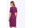 Фиолетовое платье с поясом без подкладки. Приталенная модель, имеет короткие рукава, V-образный вырез горловины, вертикальные выточки и разрез